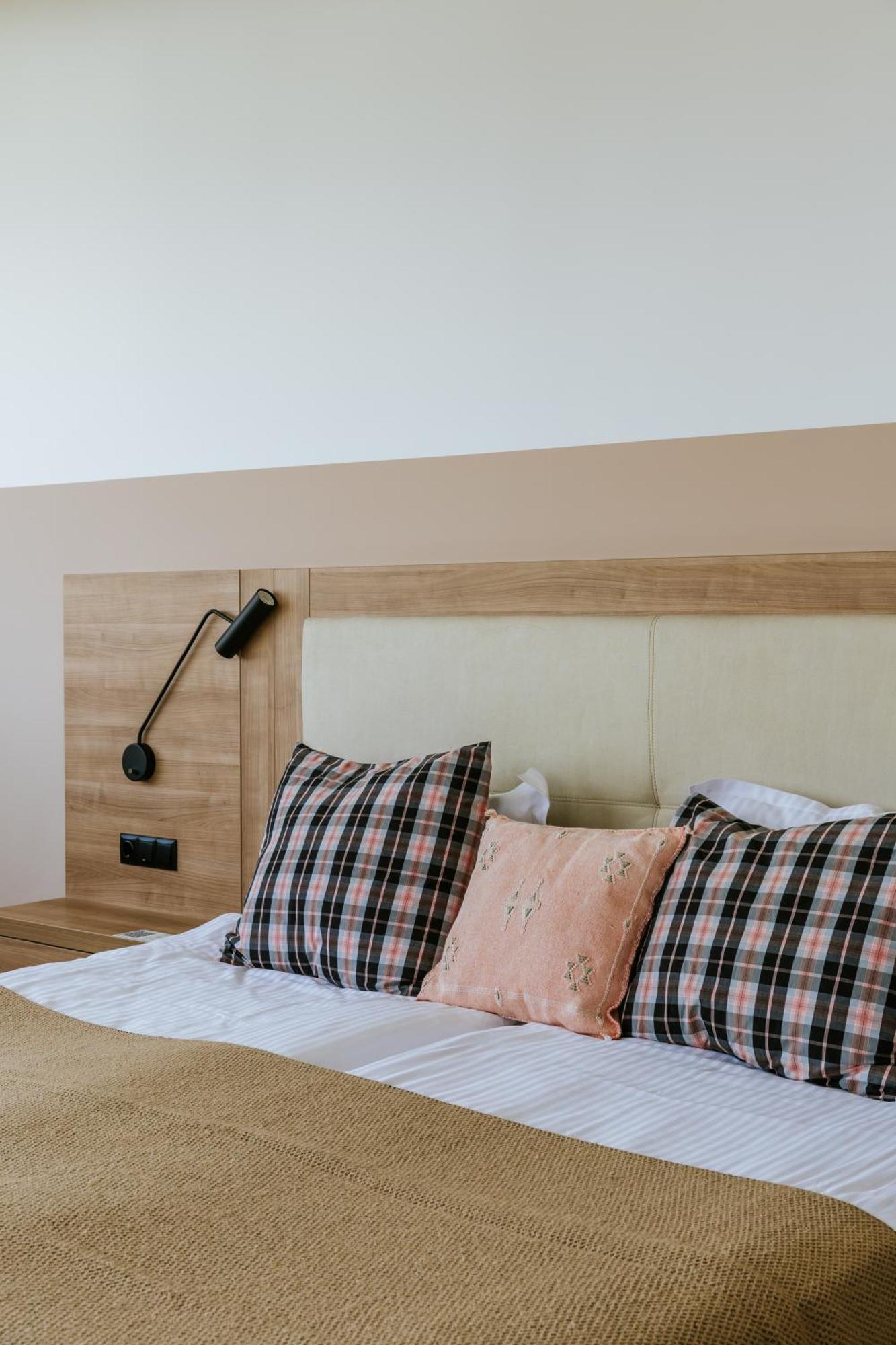 Wn Lab Hotel - Including Breakfast And Parking София Экстерьер фото